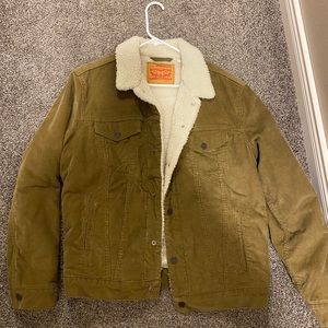 Men’s Levi’s Sherpa lined corduroy trucker jacket